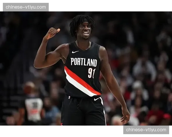 开拓者侧翼克雷伊奇防守表现可圈可点，攻防两端均有稳定贡献